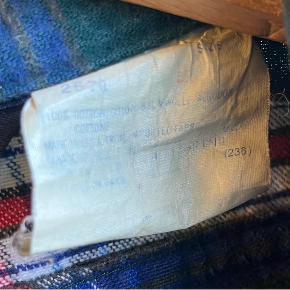 Vintage Woolrich USA Mens Flannel Shirt L Green White Red Blue Plaid Cotton L/S - Picture 10 of 10